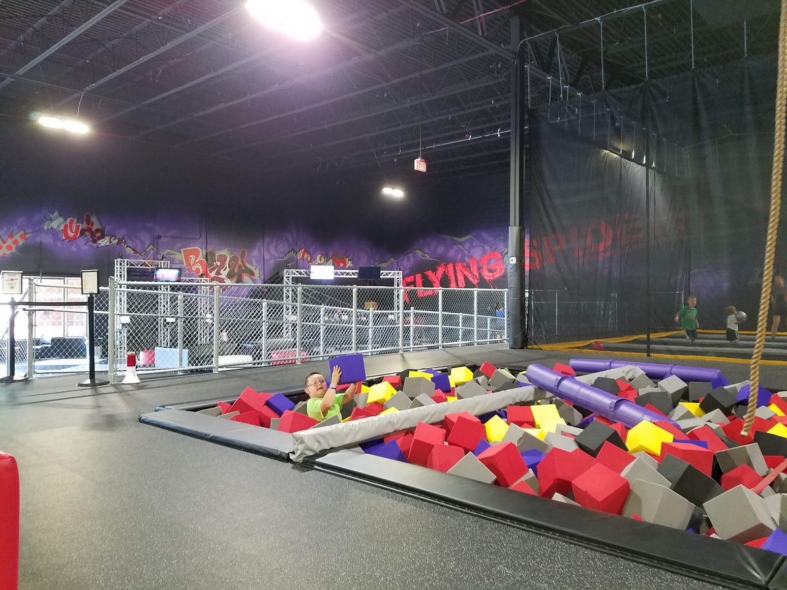 Play St. Louis Flying Spider, Ballwin