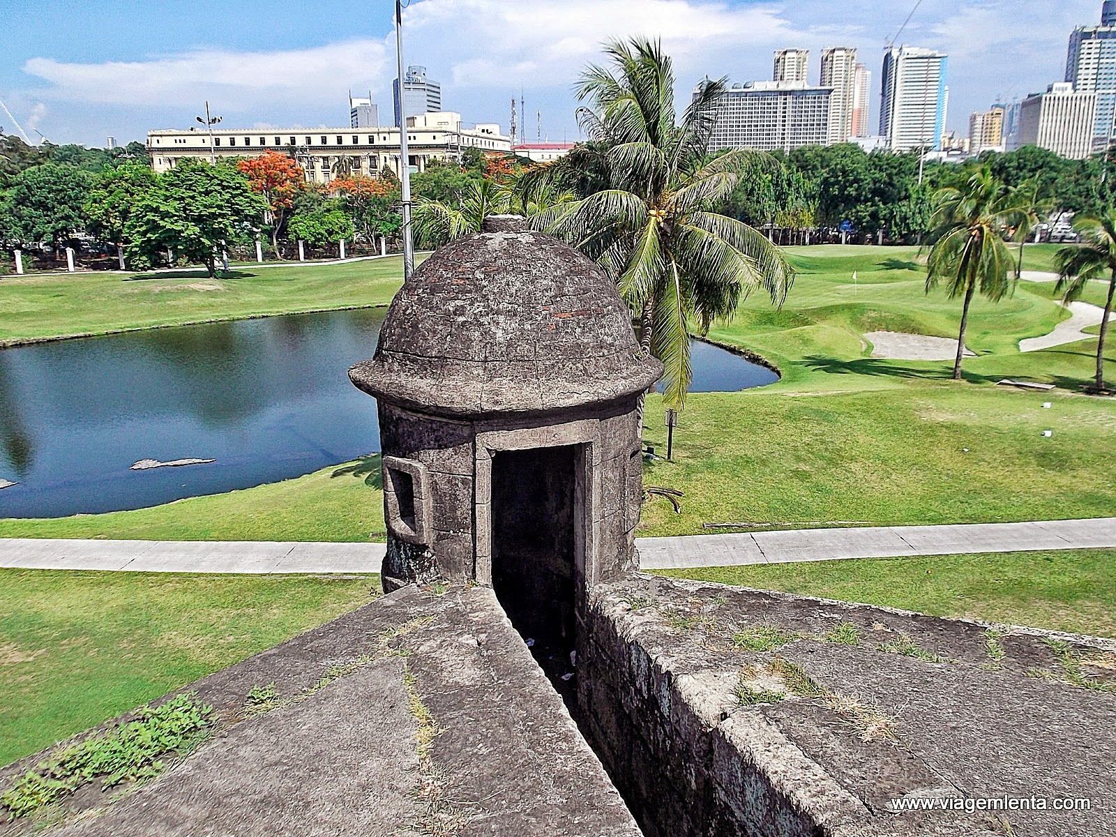 Dias 168 a 179 da viagem: Metro Manila e Anilao, nas Filipinas Relato de viagem a região metropolitana de Manila e a área Intramuros e bairro Guadalupe e à praia de Anilao, nas Filipinas.