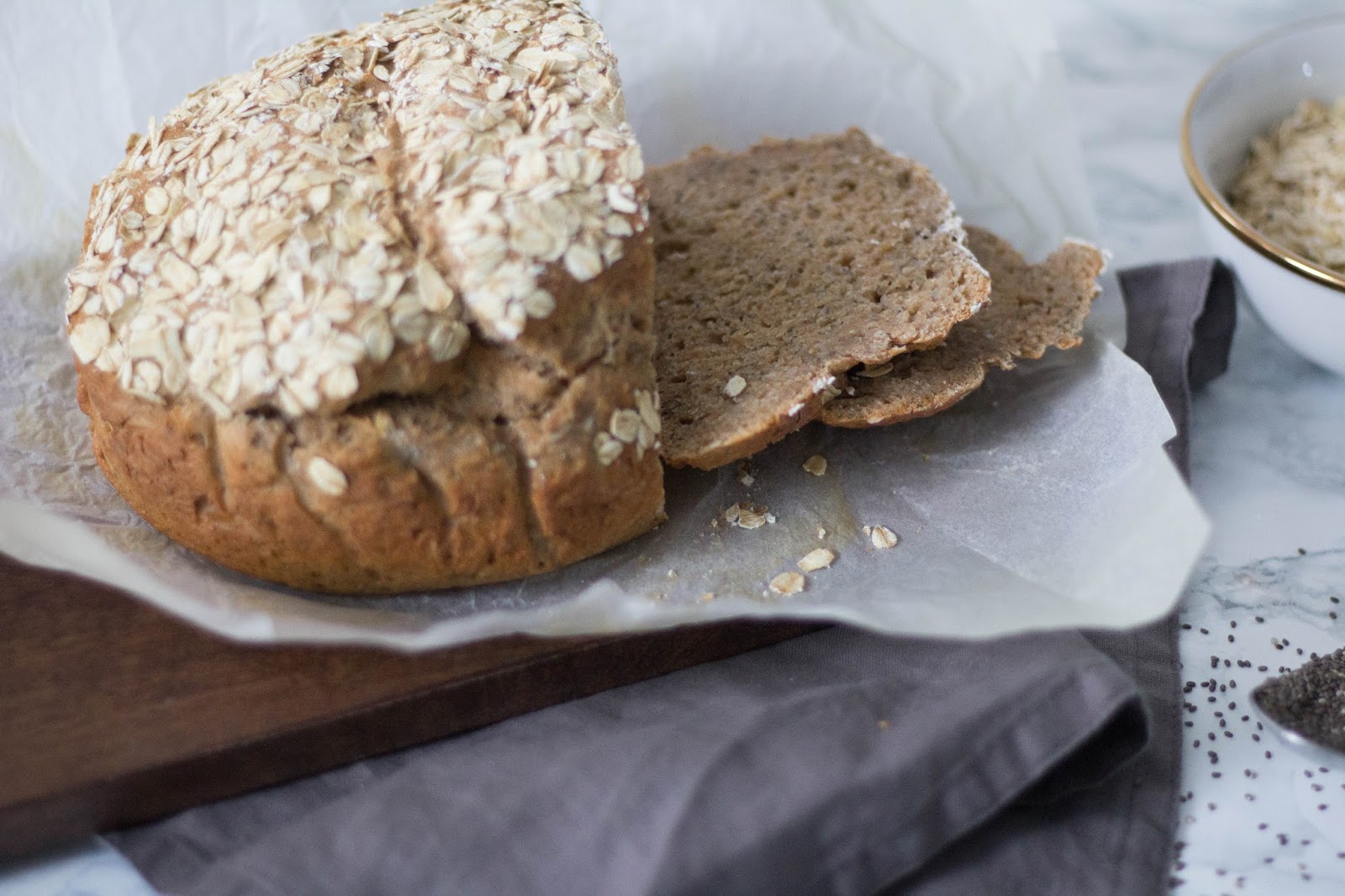 Quark Dinkel Chia Brot - gesundes &amp; leckeres Superfood-Brot | Victoria ...