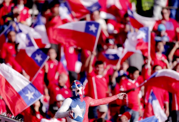 Fifa dá 1 multa por homofobia a cada 3 jogos das eliminatórias sul-americanas Fifa dá 1 multa por homofobia a cada 3 jogos das eliminatórias sul-americanas