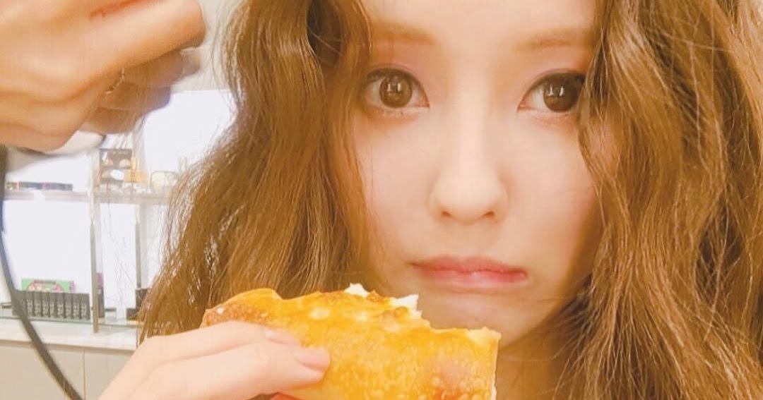Pizza time with Tara�s HyoMin! Tara World