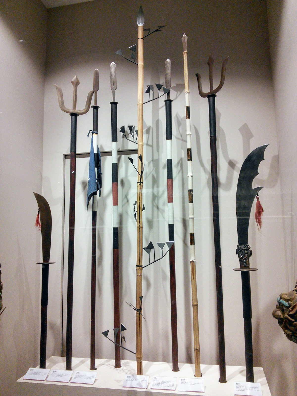 Found the real life inspiration for the Elven Branched Spear? r/Pathfinder_RPG