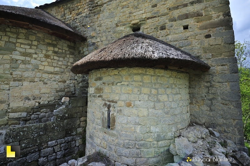 absidiole couverte de chaume photo Pascal Blachier