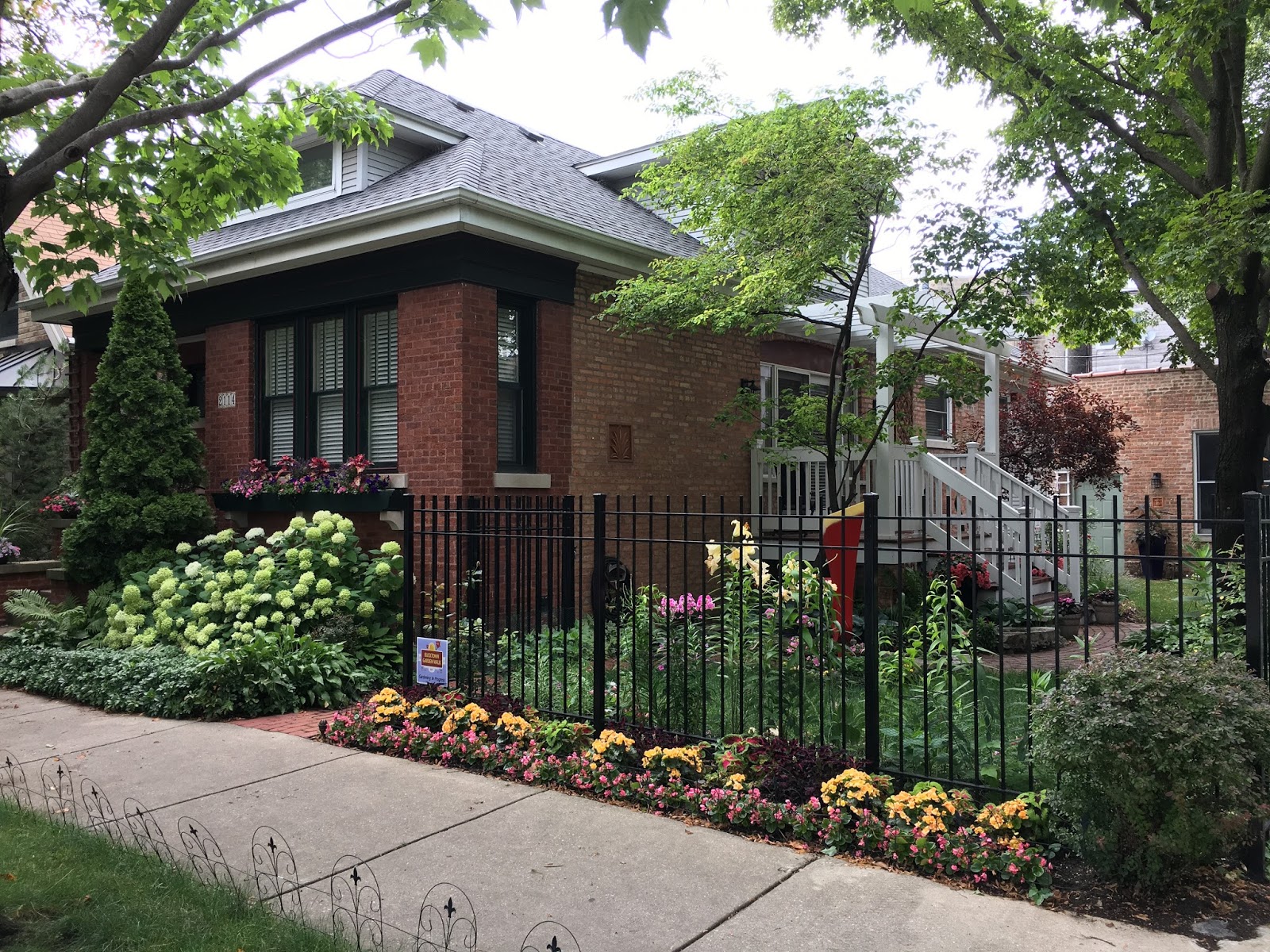 The Chicago Real Estate Local Bucktown Garden Walk this weekend (and