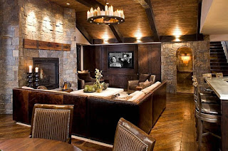 Chalet-style-living-room-has-an-imposing-presence