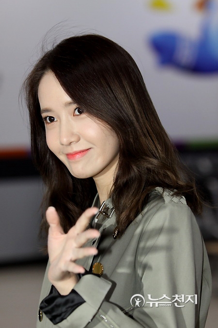 Browse the pictures from SNSD YoonA's arrival in Korea - Wonderful ...