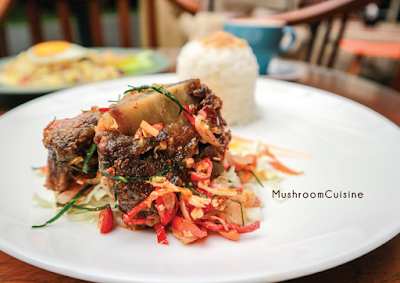 Makan dan Ngopi Bernuansa Vintage Retro di Kopitera