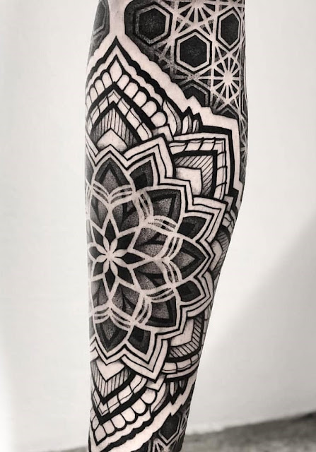Tatuagens geométricas para as meninas Tatuagens geométricas para as meninas