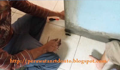 Cara Pasang Pintu Geser Rel (Sliding) Rumah Sendiri Pemasangan penahan pintu geser