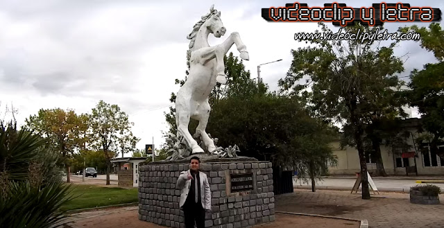 Sarandi grande uruguay monumento al caballo raid