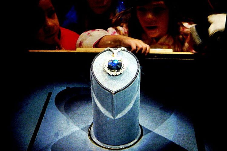 Umut Elması'nın 20 milyon dolarlık fiyatı Harry Winston tarafından ödenerek satın alınmıştı.