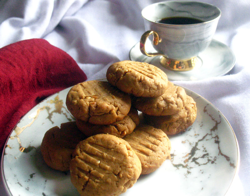Quick and Easy Peanut Butter Cookies {GlutenFree and EggFree} Lisa's Kitchen Vegetarian