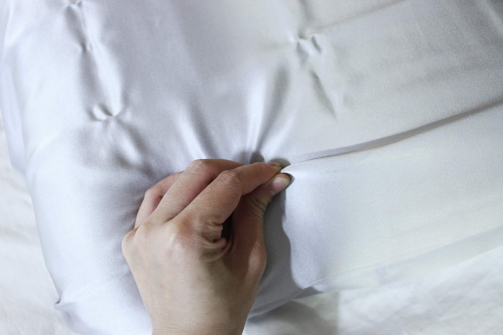 Benefits Of A Silk Pillowcase This Is Silk Review fantail flo