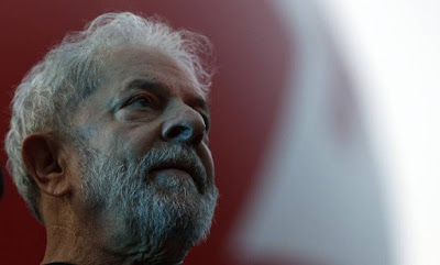 Defesa de Lula pede habeas corpus no STJ para evitar prisão Defesa de Lula pede habeas corpus no STJ para evitar prisão