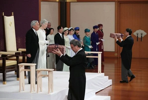 Emperor Naruhito, Empress Masako, Princess Aiko, Princess Kiko, Princess Mako, Princess Kako, Crown Prince Fumihito