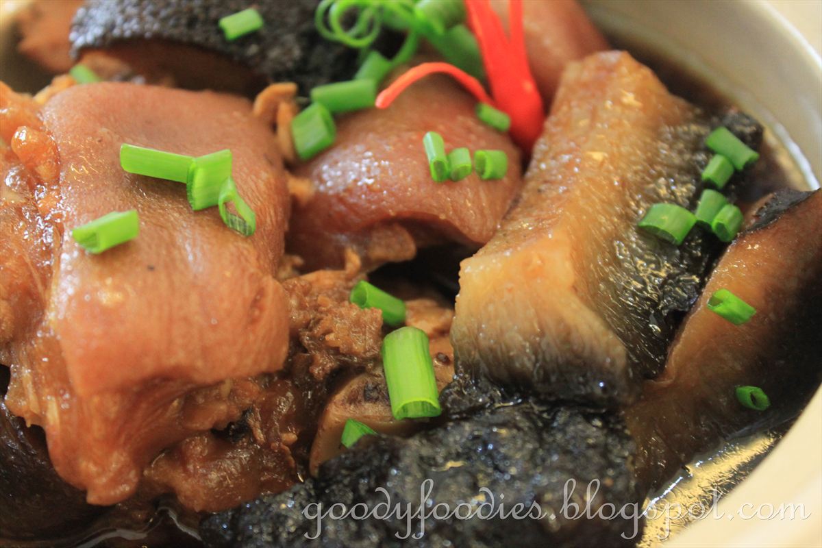GoodyFoodies Recipe Braised pork knuckle with sea cucumber