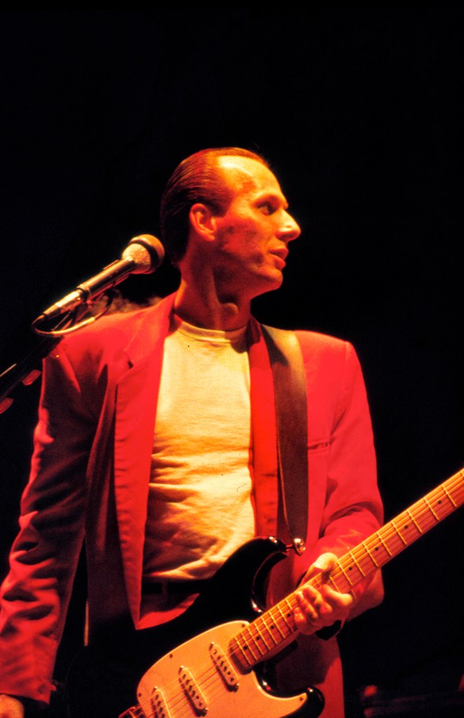 Rock Music and More&mldr;: Rock Albums Post VIII: Adrian Belew