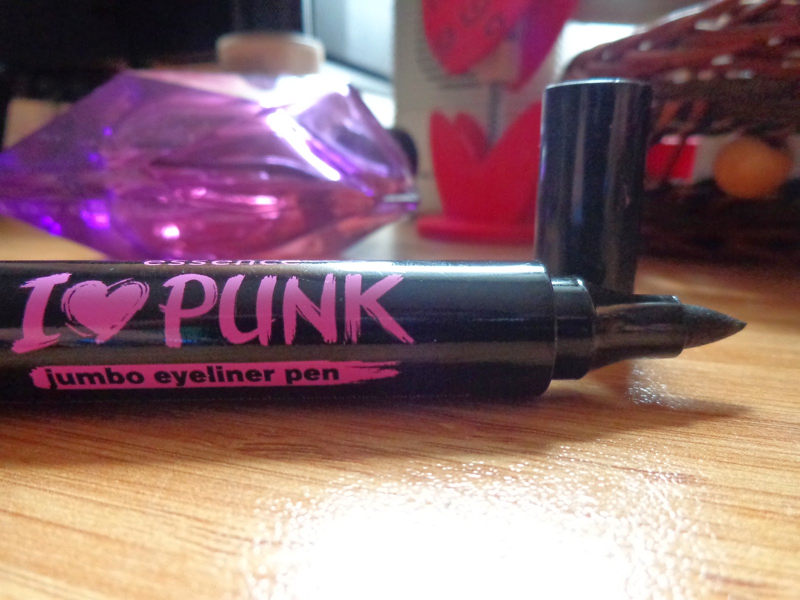 Beauty and Feelings I love punk jumbo eyeliner pen Essence