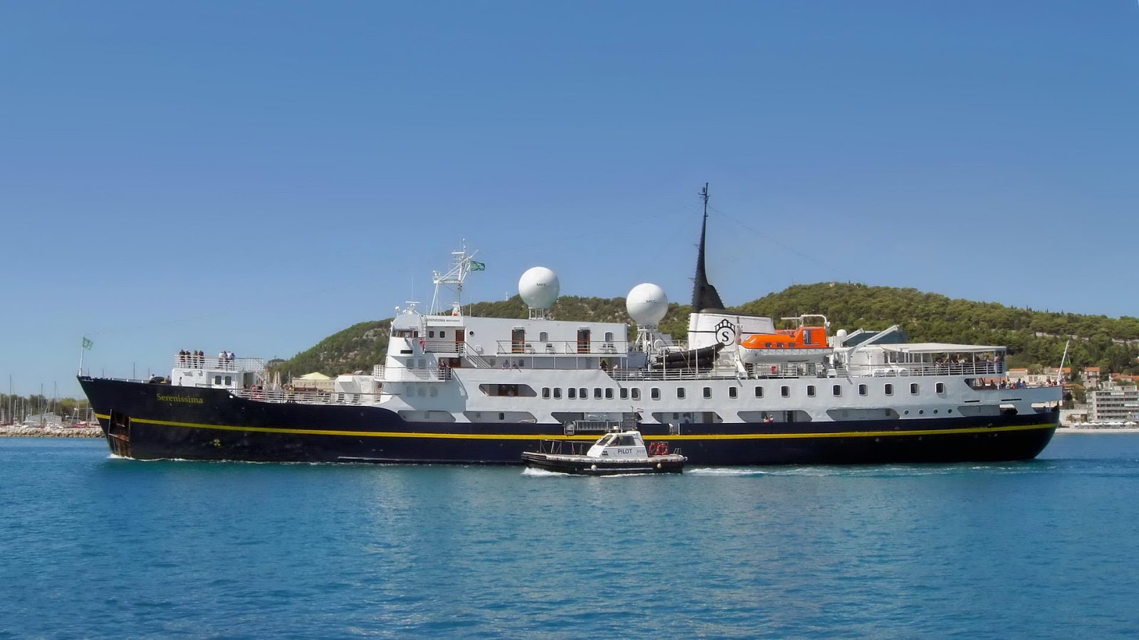 Ships in Split Serenissima (cruise ship, 1960) IMO 5142657