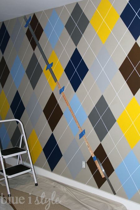 Decorating With Style How To Paint An Argyle Wall Almost No How To Paint An Argyle Wall