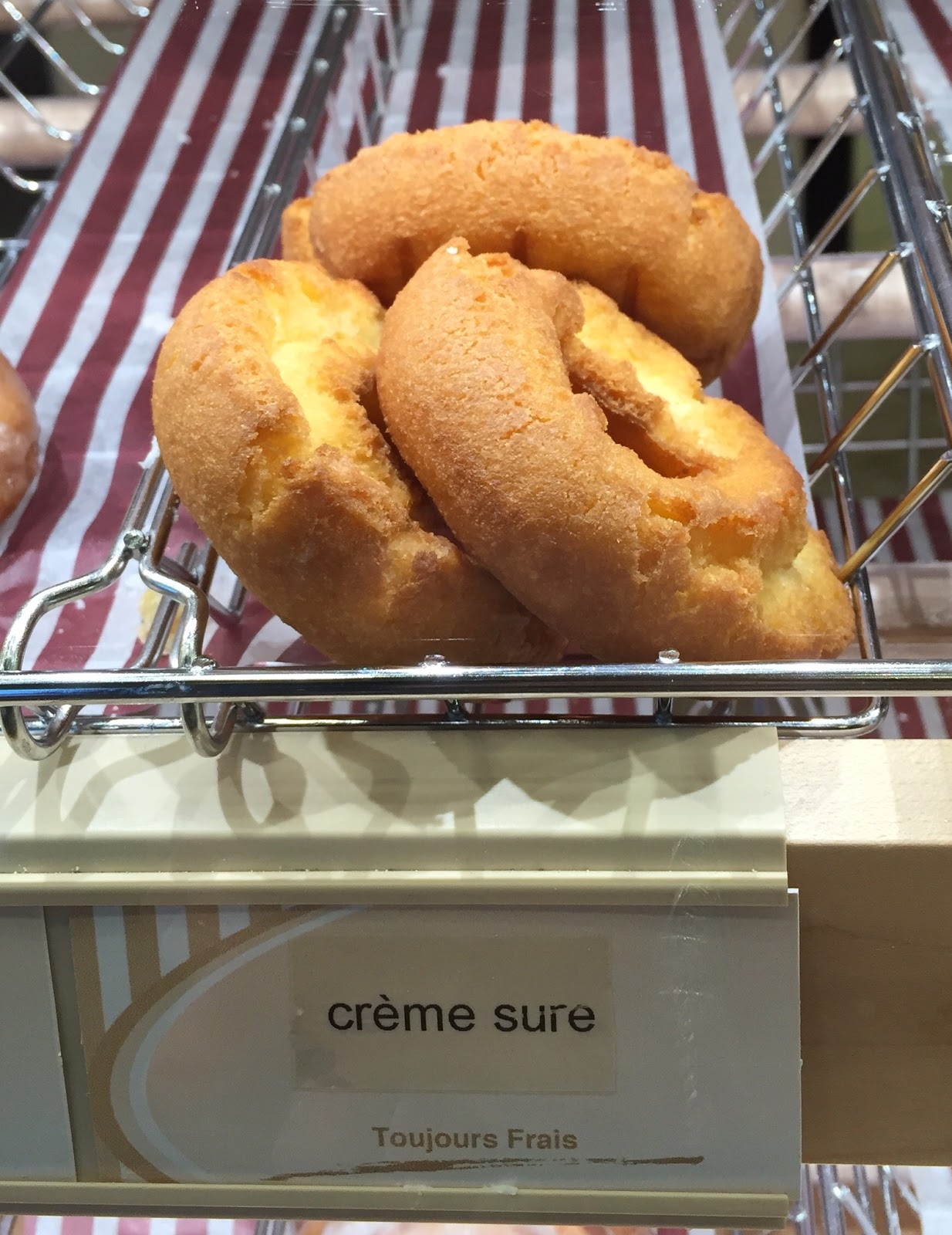 Crème Sure Donut From Tim Hortons / ティム・ホートンズのサワークリーム ドーナツ I'm Made