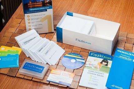 Kilka stron dziennie: Fiszki Plus - Angielski dla średnio zaawansowanych