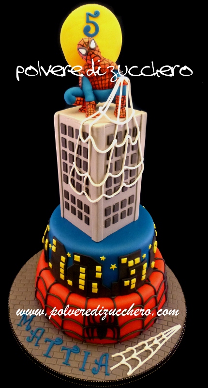 Torta Spiderman 3 piani per il mio bimbo e ricetta crema al Ferrero Rocher   Polvere di Zucchero:cake design e sugar art.Corsi decorazione torte,cupcakes  e fiori.Shop on line