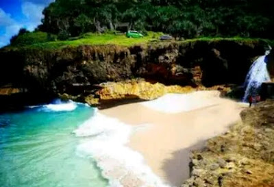 Pantai Banyu Tibo, Perpaduan Pantai Dan Air Terjun Yang Eksotis Pantai Banyu Tibo, Perpaduan Pantai Dan Air Terjun Yang Eksotis