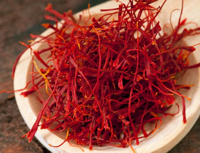 Saffron 30 Anti-Aging Foods for Women That'll Keep You Feeling Young