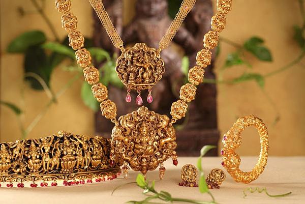 Types of traditional Indian jewellery 