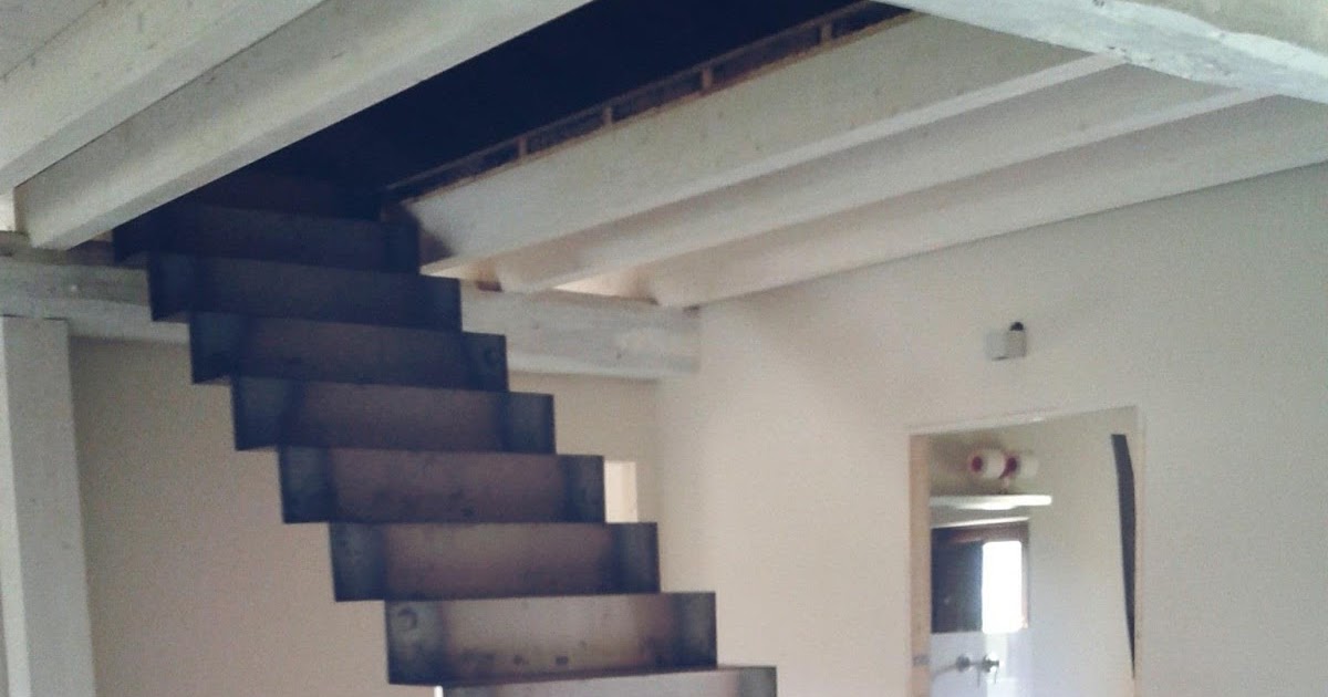 EL METALISTA: Escalera flotante.