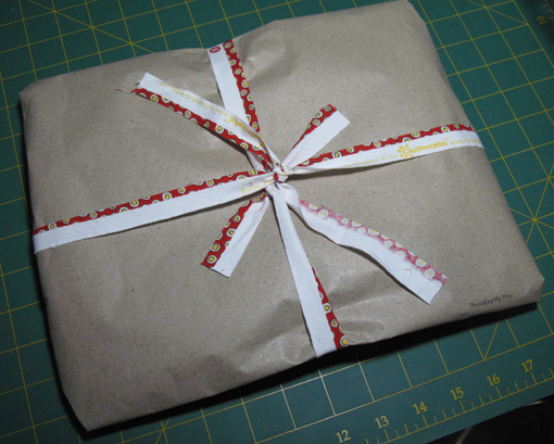 Turn your selvedges and offcuts into ribbons for Gift Wrapping ~ Threading My Way