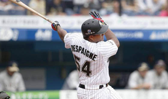 En tres temporadas con el Chiba Lotte el slugger cubano bateó para 277 (1010-280), con 58 dobles, un triple, 54 vuelacercas, 157 impulsadas, 497 SLG y 360 OBP. En tres temporadas con el Chiba Lotte el slugger cubano bateó para 277 (1010-280), con 58 dobles, un triple, 54 vuelacercas, 157 impulsadas, 497 SLG y 360 OBP.