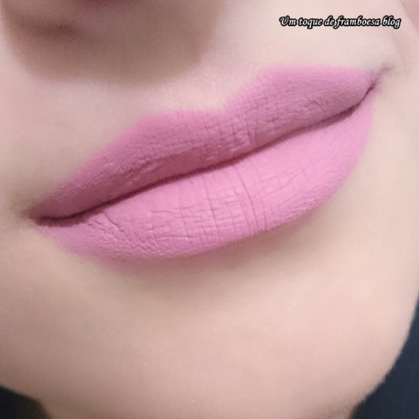 Swatch do batom líquido matte Danimer Long Lasting cor 18