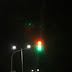 Vermelho, amarelo e verde, assim estão todas as luzes do semáforo da Via Costeira x João XXIII em Mãe Luiza.