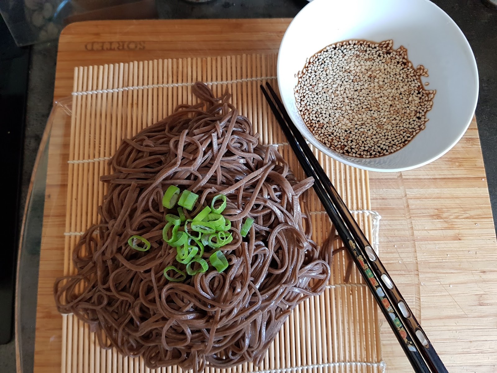 Foodoptions and Flavours Soba noodles with Tsuyu and sesame sauce