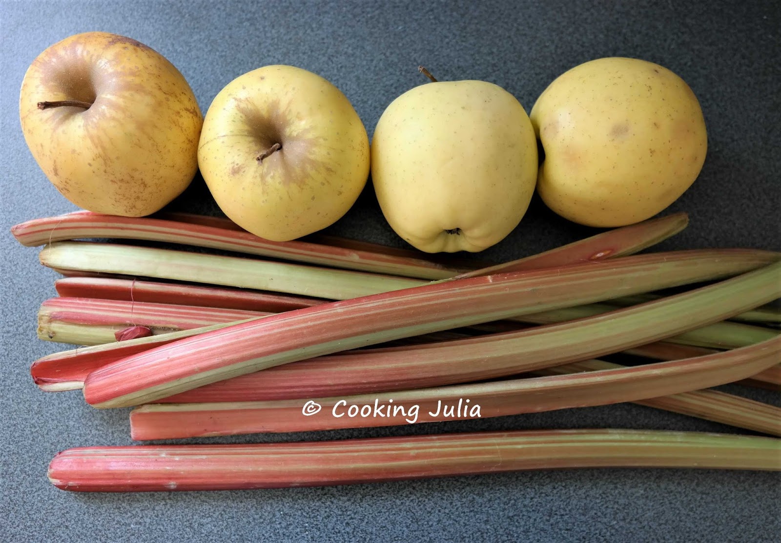 COOKING JULIA COMPOTE POMMERHUBARBE