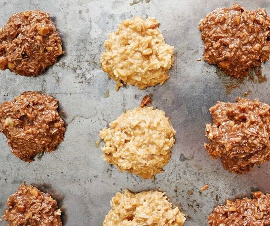 KETO NO BAKE COOKIES IN 5 MINUTES! #Keto #Cookies KETO NO BAKE COOKIES IN 5 MINUTES! #Keto #Cookies