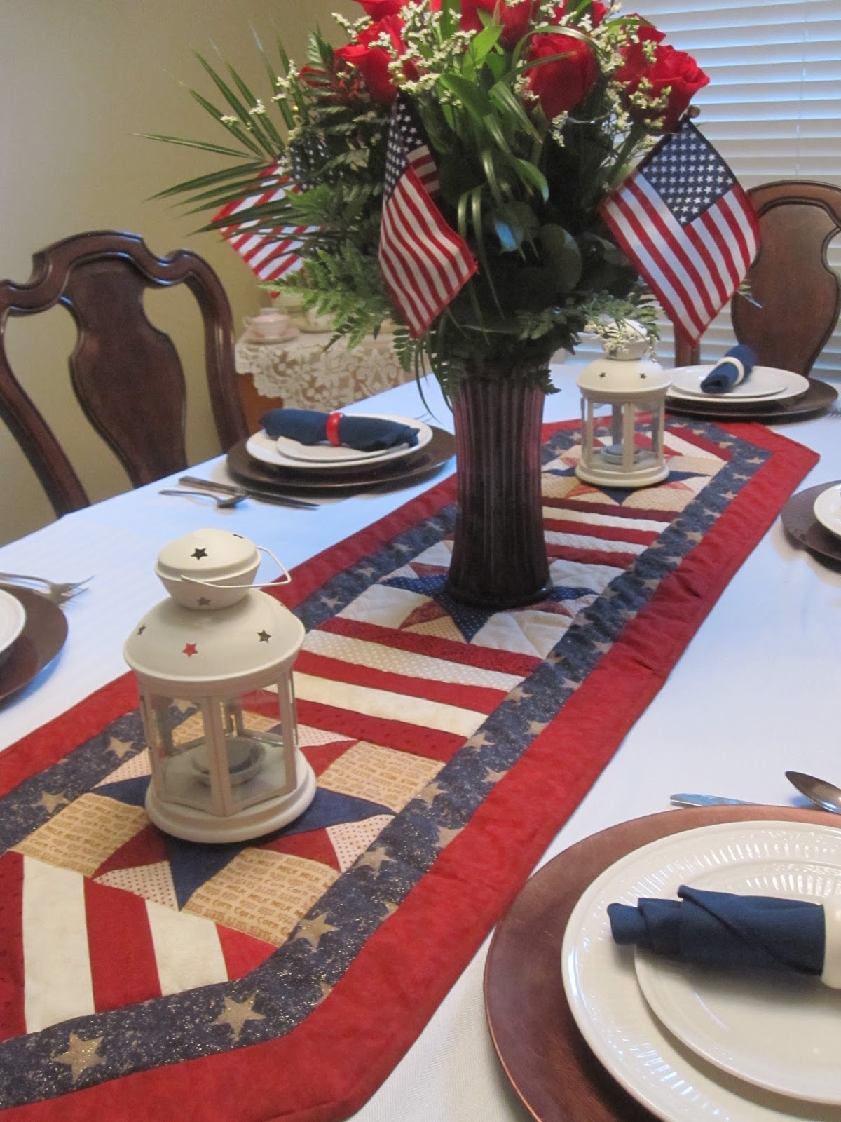 Happy Cottage Quilter: A Celebration table runner