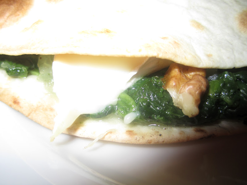 Cariii, ¿qué cenamos hoy? Quesadilla de espinacas y queso de cabra