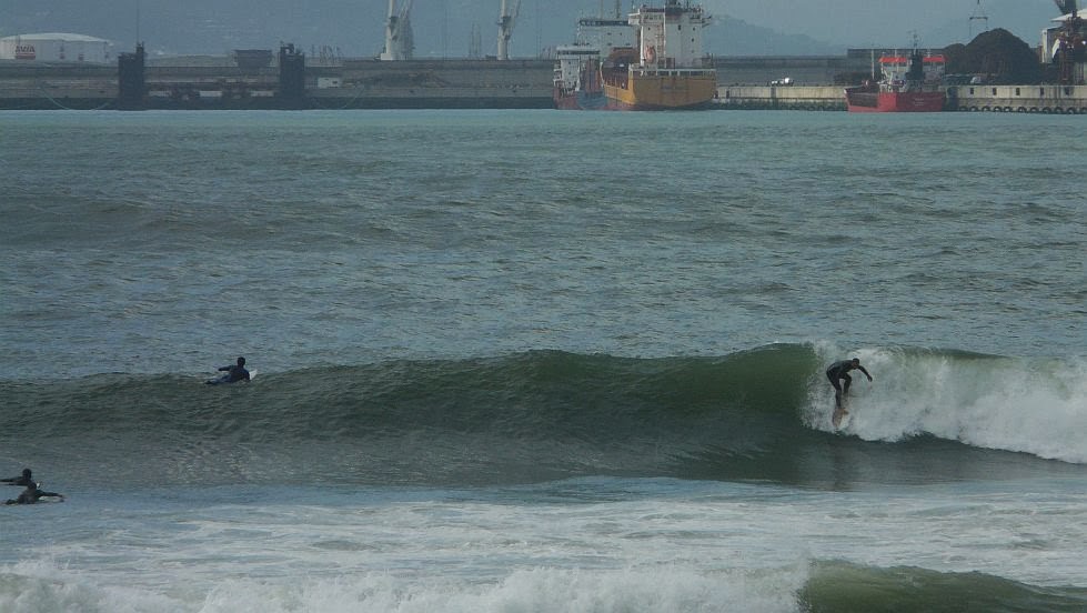 surf en el puerto viejo algorta jefris 01