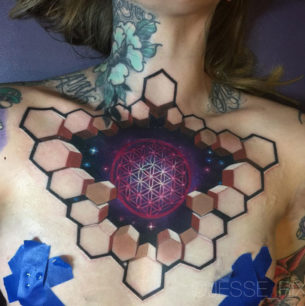 Tatuaje 3D a color increíble en el pecho con profundidad