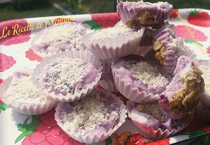 Bocconcini di yogurt greco e muesli croccante