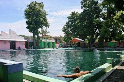 Tempat wisata Umbul Jolotundo Tempat wisata Umbul Jolotundo