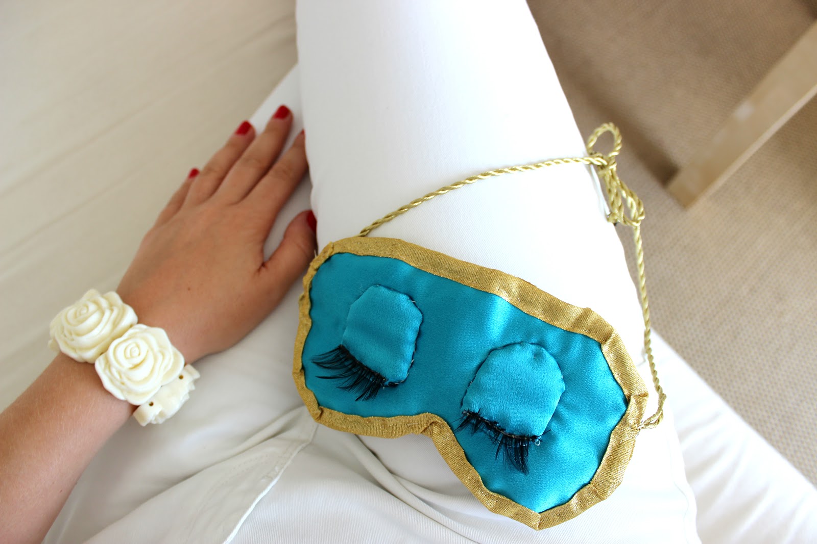 DIY BREAKFAST AT TIFFANY'S SLEEPING MASK THEULIFESTYLE Sojuls Blog