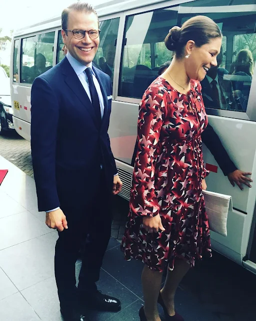 Crown Princess Victoria and Prince Daniel have started their second day in Lima early, leaving the hotel before 07.30