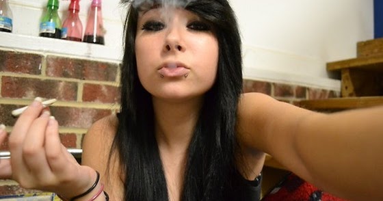 Emo girls smoking Emo girls smoking