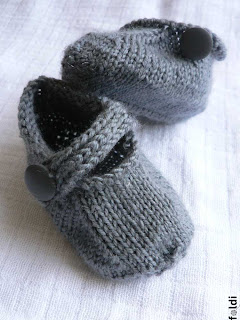 knitted seamless baby booties