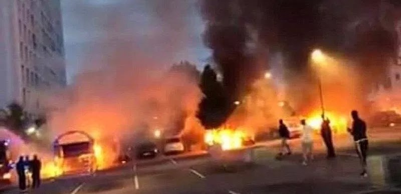 Η Σουηδία στις φλόγες κατι που δεν θα βρείτε σε καθεστωτικές πήγες Η Σουηδία στις φλόγες κατι που δεν θα βρείτε σε καθεστωτικές πήγες