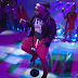 T-Pain performa medley acústico com clássicos hits no TRL